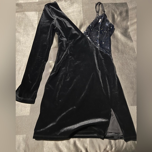 SOLD! - Picture 3 of 5